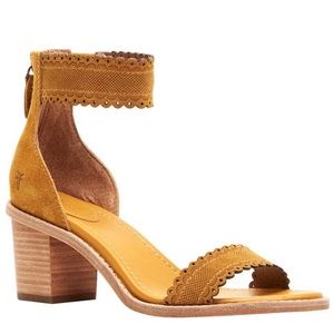 NWT Frye Brielle Scallop Sandal